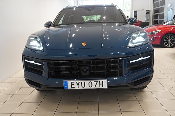 Porsche Cayenne 9 of 22