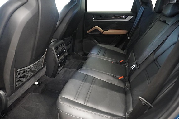 Porsche Cayenne 12 of 22
