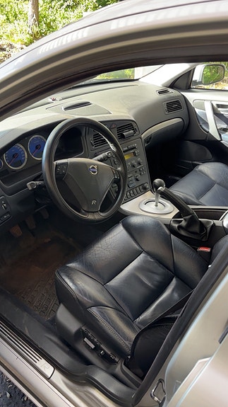 Volvo S60 2 of 5