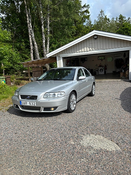 Volvo S60 4 of 5