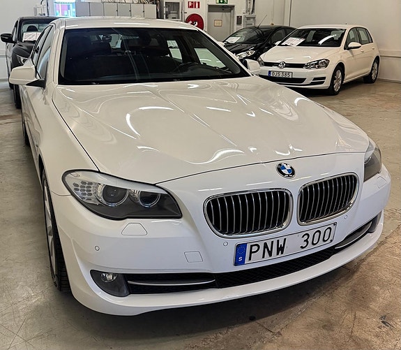 BMW 520d 3 of 5
