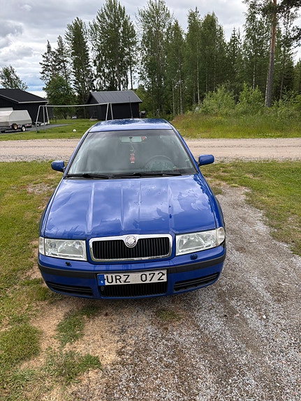 Skoda Octavia 2 of 5