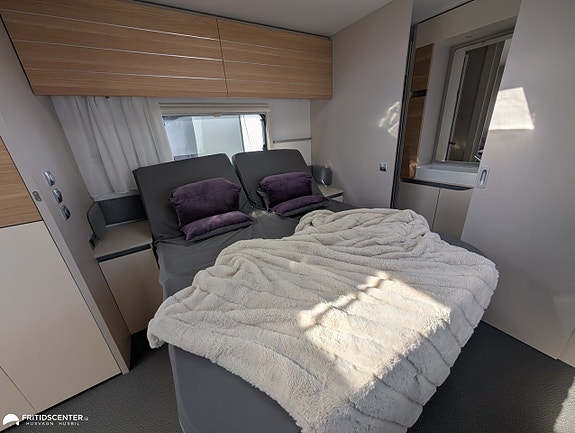 Adria ADORA 613 UT *Queenbed / ALDE / stort badrum 15 of 21