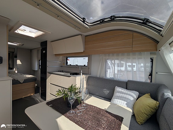 Adria ADORA 613 UT *Queenbed / ALDE / stort badrum 6 of 21