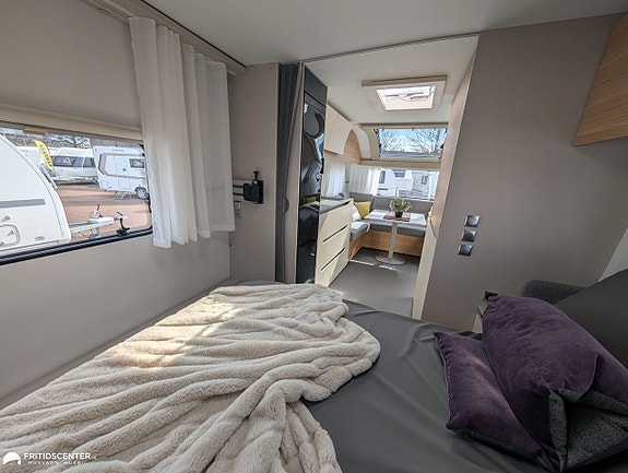 Adria ADORA 613 UT *Queenbed / ALDE / stort badrum 19 of 21