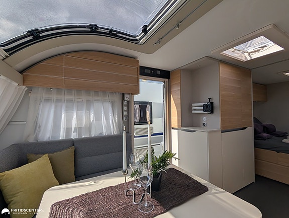Adria ADORA 613 UT *Queenbed / ALDE / stort badrum 7 of 21