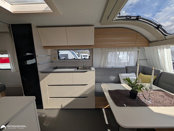 Adria ADORA 613 UT *Queenbed / ALDE / stort badrum 9 of 21