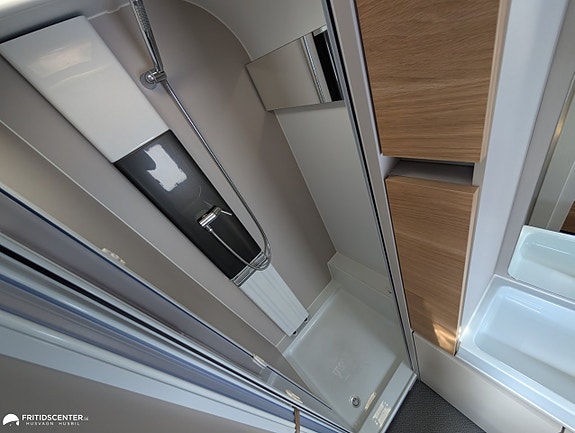 Adria ADORA 613 UT *Queenbed / ALDE / stort badrum 17 of 21
