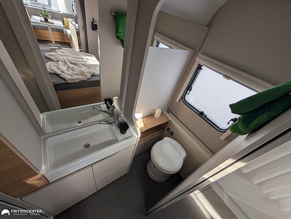 Adria ADORA 613 UT *Queenbed / ALDE / stort badrum 16 of 21
