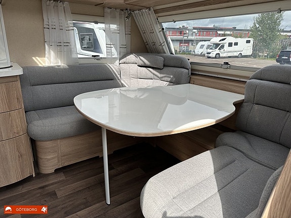 Kabe CLASSIC 470 XL KS *Året runt / Dubbelbädd / Kompakt 4 of 5