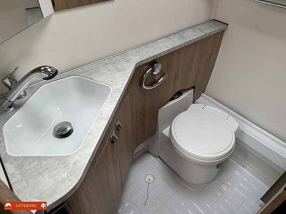 Kabe CLASSIC 470 XL KS *Året runt / Dubbelbädd / Kompakt 8 of 13