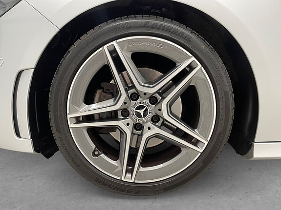 Mercedes-Benz B200 8 of 23