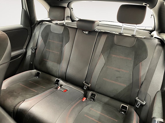 Mercedes-Benz B200 14 of 23