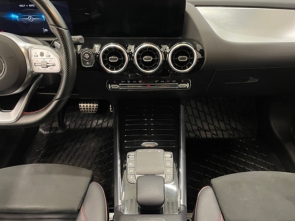 Mercedes-Benz B200 11 of 23