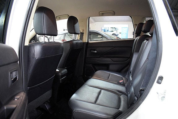 Mitsubishi Outlander 24 of 27