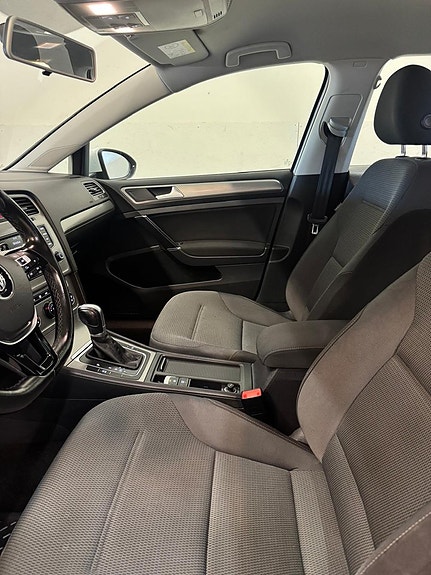 Volkswagen Golf VII 14 of 19