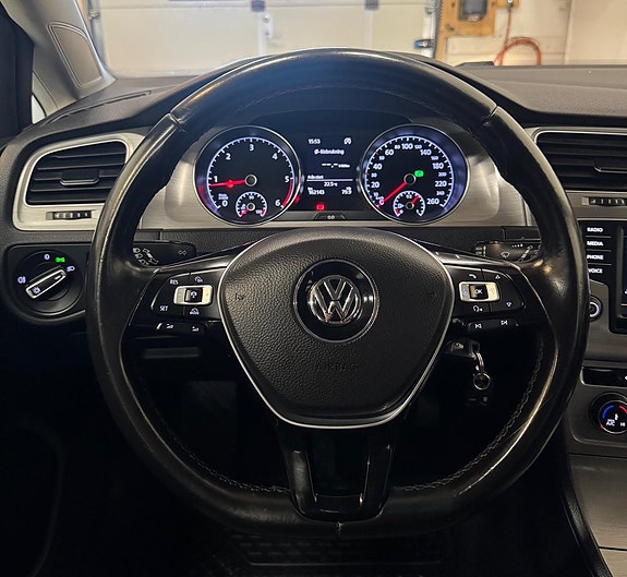 Volkswagen Golf VII 12 of 19