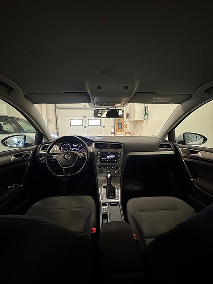 Volkswagen Golf VII 9 of 19