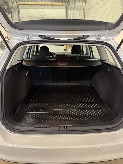 Volkswagen Golf VII 18 of 19