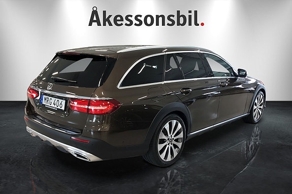 Mercedes-Benz E220 d 4 of 5