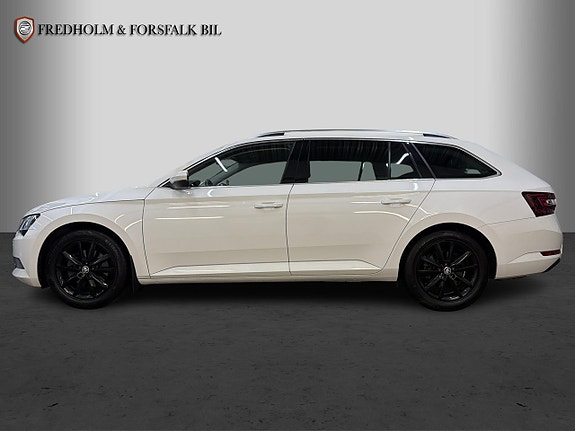 Skoda Superb 2 of 5