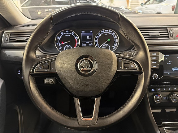 Skoda Superb 11 of 30