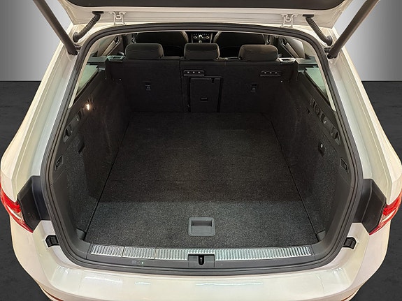 Skoda Superb 17 of 30