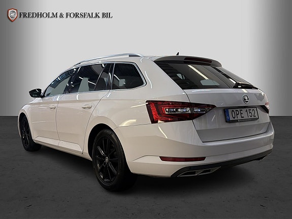 Skoda Superb 3 of 5