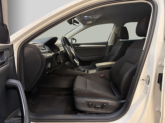 Skoda Superb 8 of 30