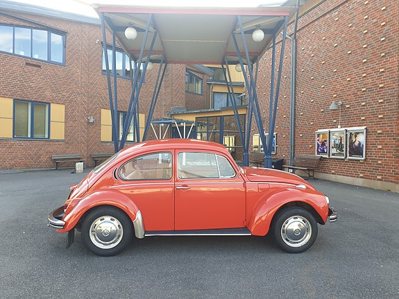 Volkswagen 1302 3 of 5