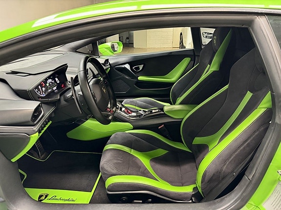 Lamborghini Huracan 17 of 23