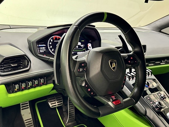 Lamborghini Huracan 10 of 23
