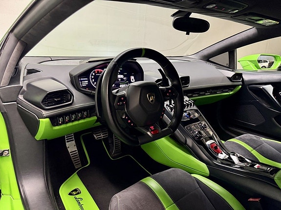 Lamborghini Huracan 9 of 23