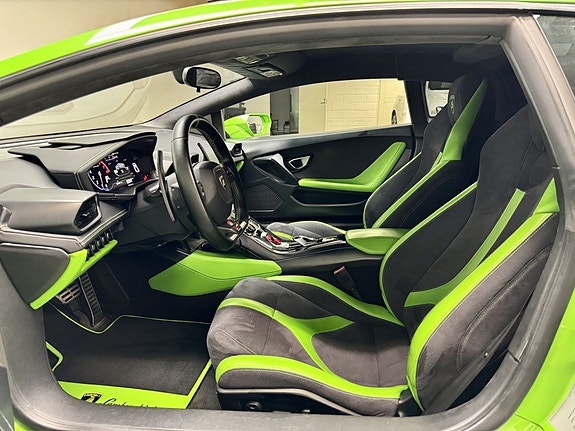 Lamborghini Huracan 16 of 23