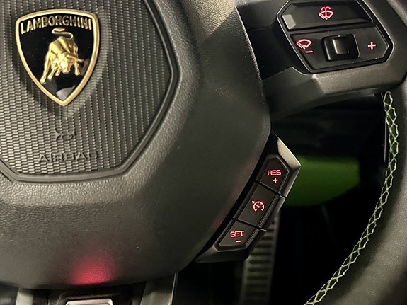 Lamborghini Huracan 19 of 23