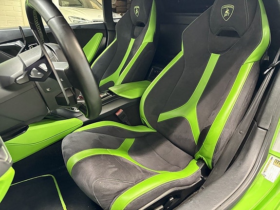 Lamborghini Huracan 18 of 23