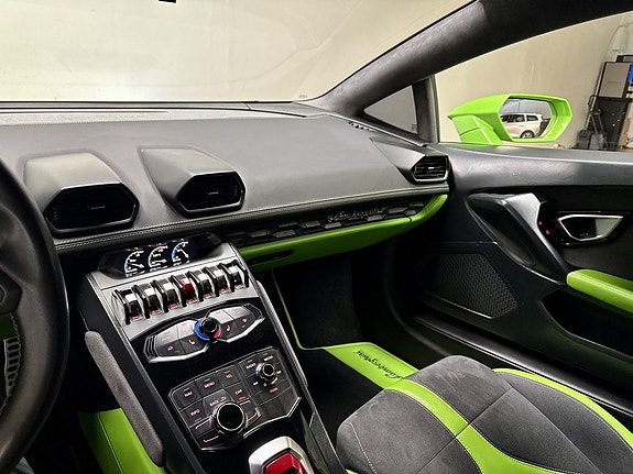 Lamborghini Huracan 15 of 23