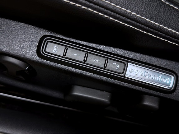 Volkswagen Passat 14 of 17