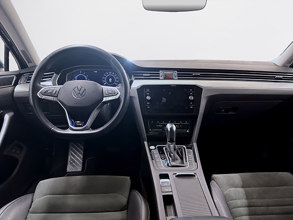 Volkswagen Passat 11 of 17