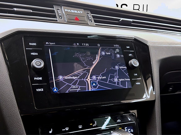Volkswagen Passat 17 of 17