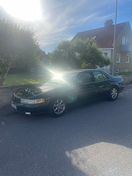 Cadillac Seville STS 4 of 7