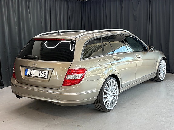 Mercedes-Benz C180 4 of 5