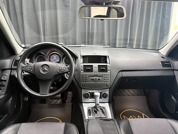 Mercedes-Benz C180 9 of 13