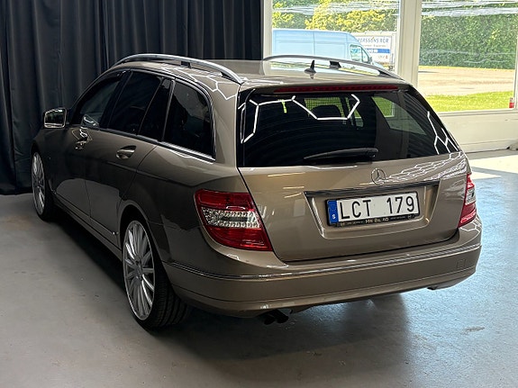 Mercedes-Benz C180 3 of 5