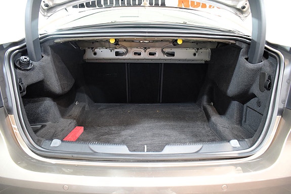 Jaguar XE 22 of 22