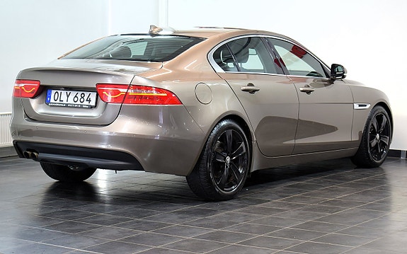 Jaguar XE 6 of 22