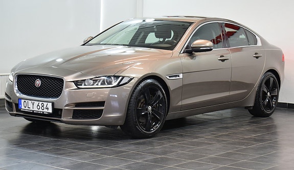 Jaguar XE 5 of 5