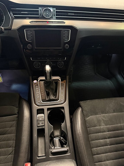 Volkswagen Passat 7 of 13