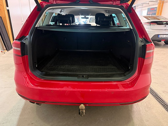 Volkswagen Passat 12 of 13
