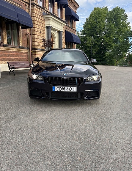 BMW 520d 3 of 5